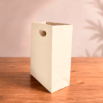 PEQUEÑA 33 x 23,5 Fondo 12 cms DPACK CON MANIJA TROQUELADA